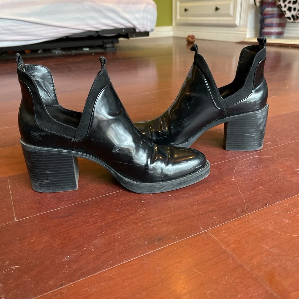 Patent leather cutout ankle boots